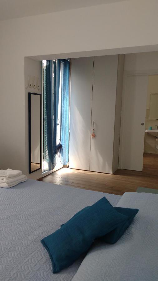 La Vie Est Belle Bed and Breakfast Finale Ligure Exteriör bild