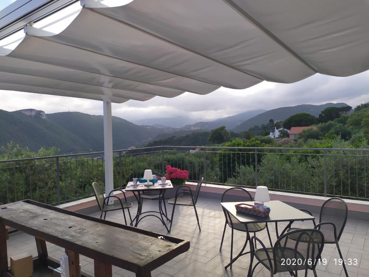 La Vie Est Belle Bed and Breakfast Finale Ligure Exteriör bild