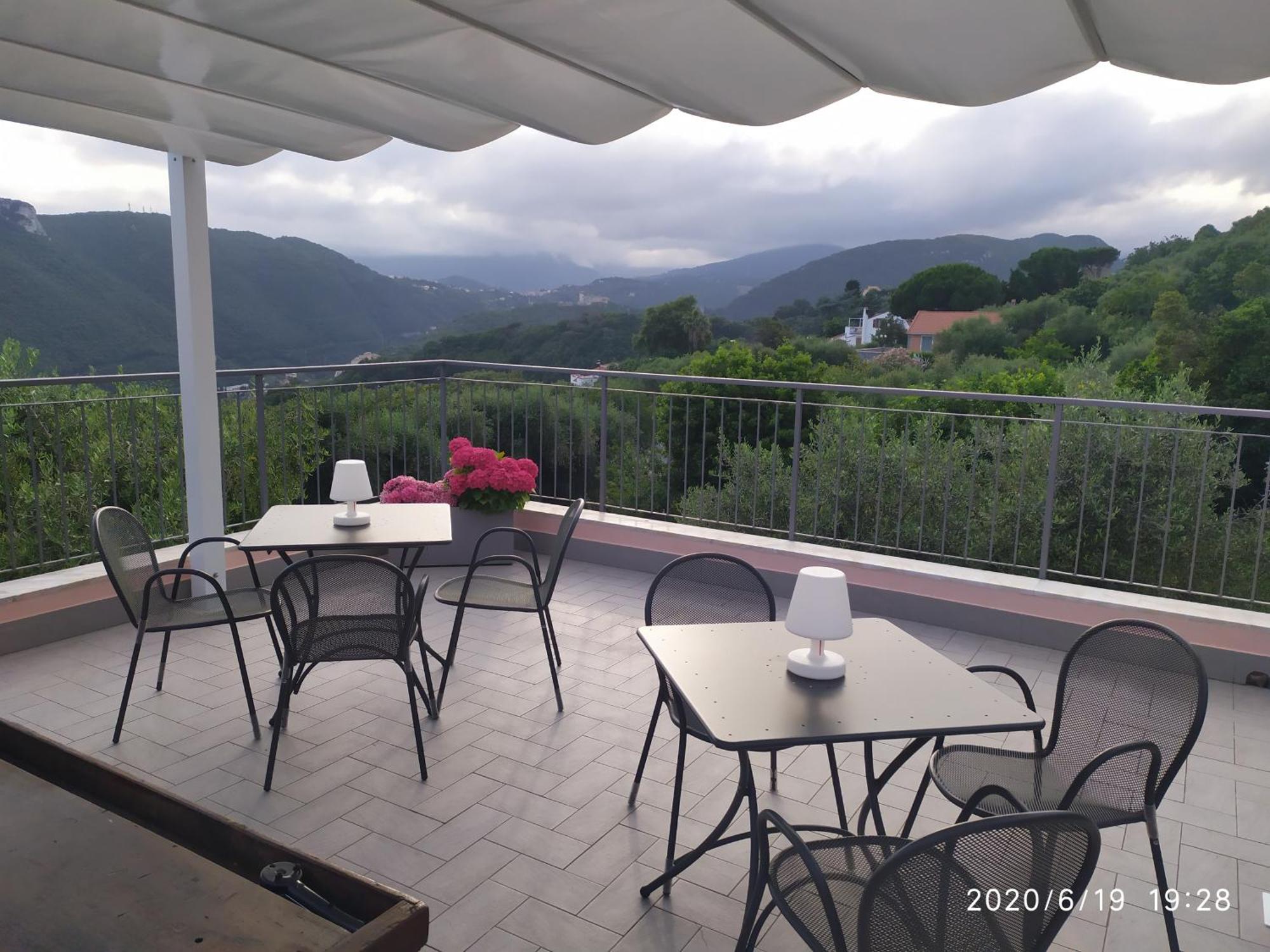La Vie Est Belle Bed and Breakfast Finale Ligure Exteriör bild